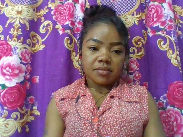 Elyah1a live cam on BongaCams