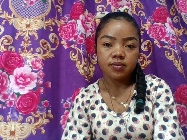 Elyah1a live cam on BongaCams