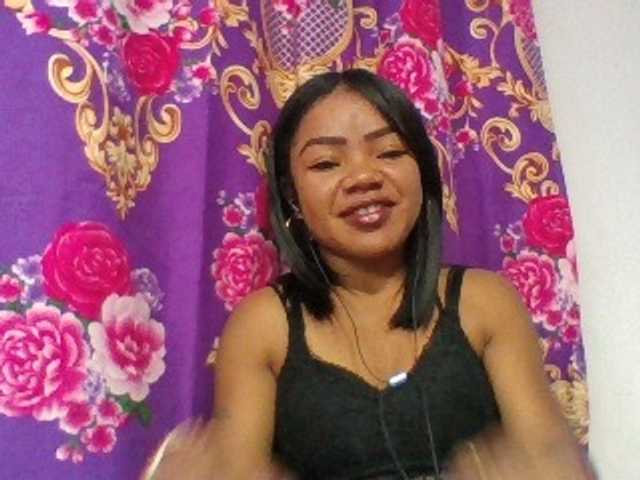 Elyah1a live cam on BongaCams