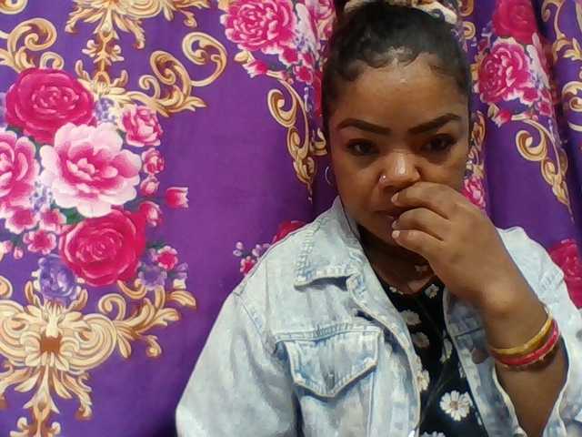 Elyah1a live cam on BongaCams