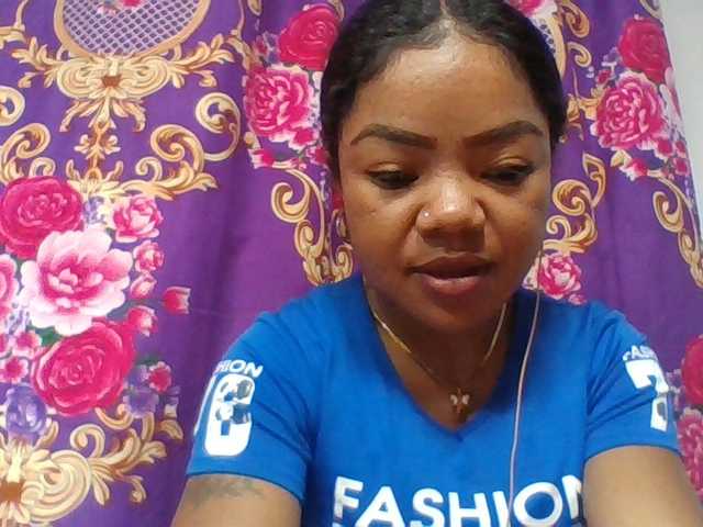 Elyah1a live cam on BongaCams