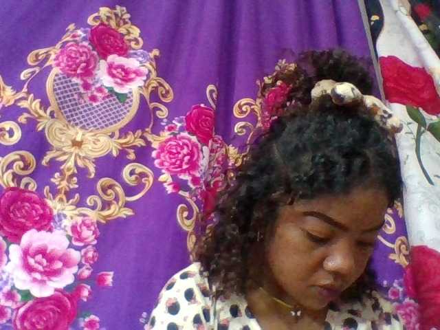 Elyah1a live cam on BongaCams