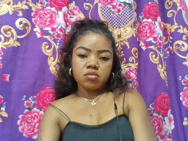 Elyah1a live cam on BongaCams