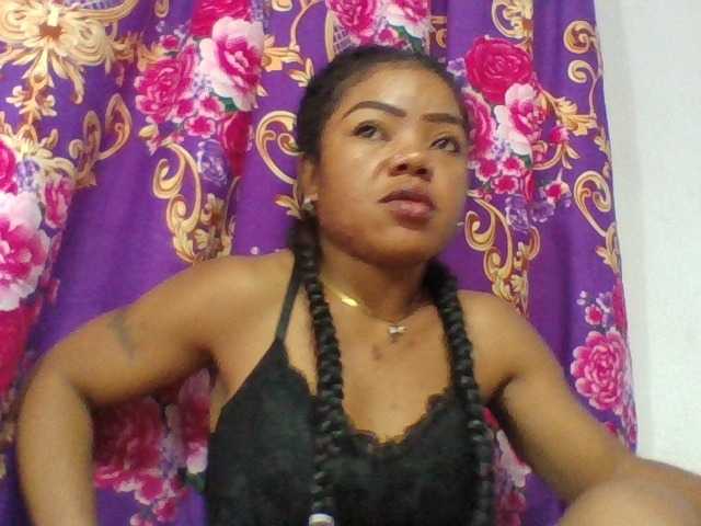 Elyah1a live cam on BongaCams