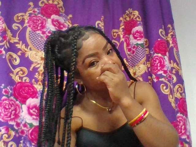 Elyah1a live cam on BongaCams