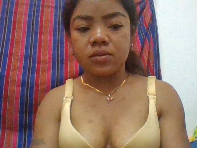 Elyah1a live cam on BongaCams