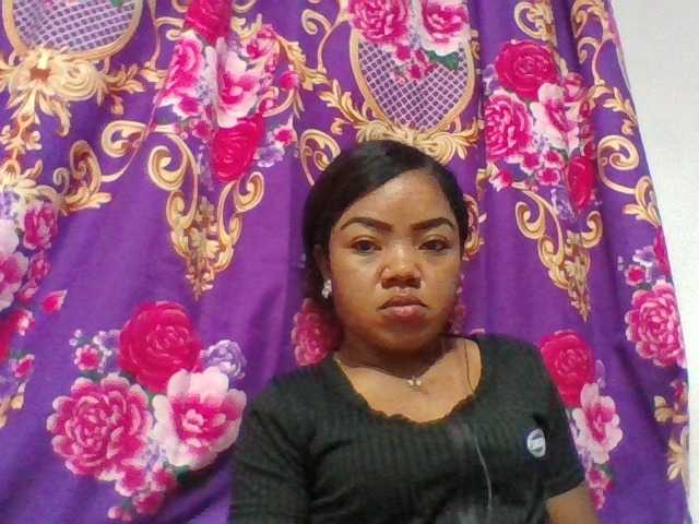 Elyah1a live cam on BongaCams
