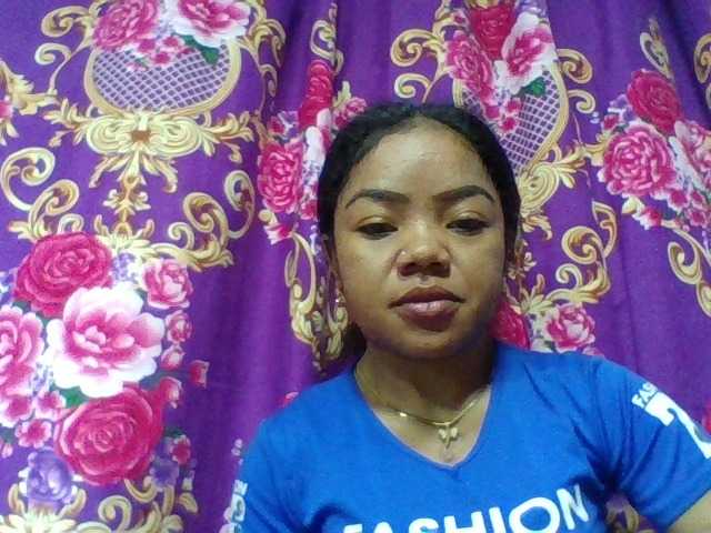 Elyah1a live cam on BongaCams