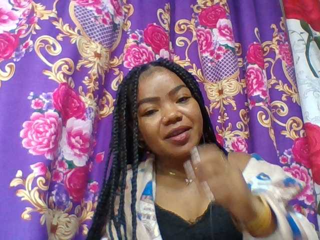 Elyah1a live cam on BongaCams