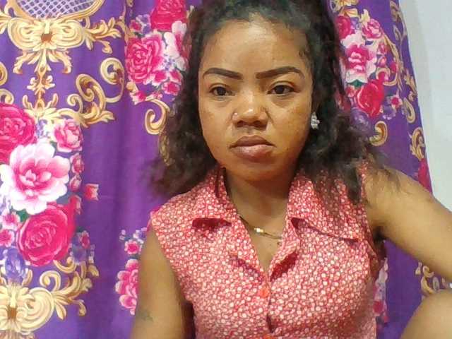 Elyah1a live cam on BongaCams