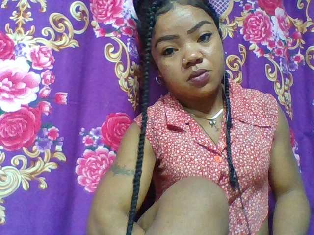 Elyah1a live cam on BongaCams