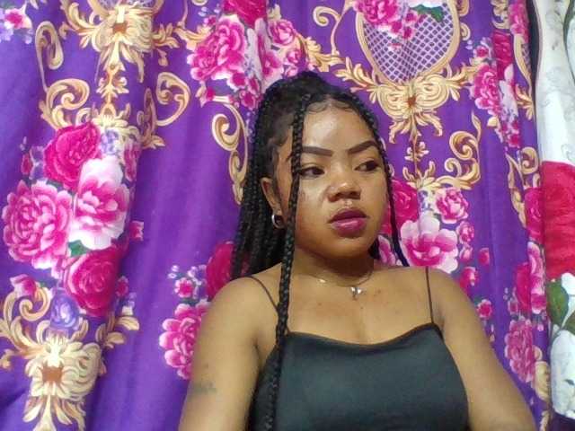Elyah1a live cam on BongaCams