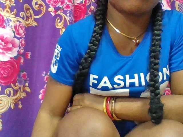 Elyah1a live cam on BongaCams