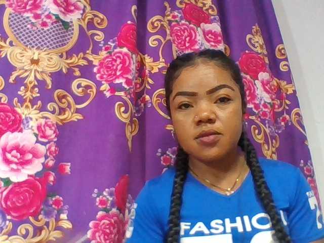 Elyah1a live cam on BongaCams