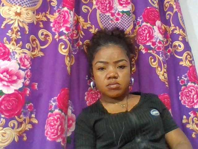 Elyah1a live cam on BongaCams