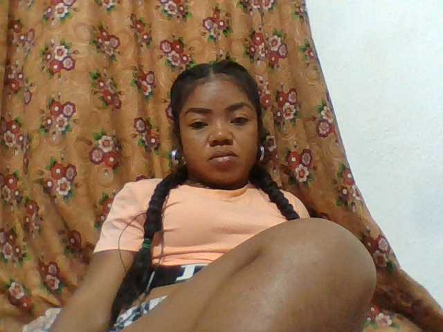 Elyah1a live cam on BongaCams