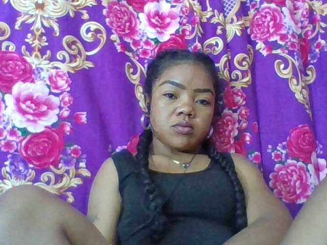 Elyah1a live cam on BongaCams