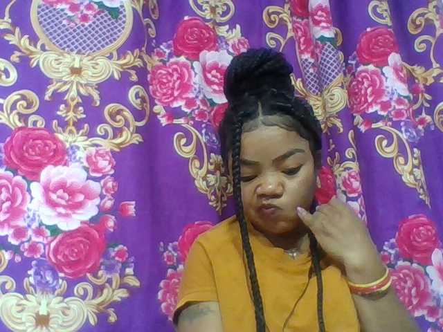Elyah1a live cam on BongaCams