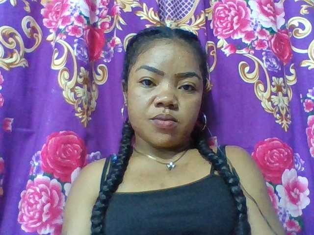 Elyah1a live cam on BongaCams