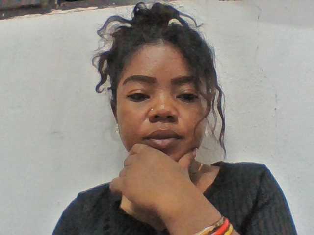 Elyah1a live cam on BongaCams
