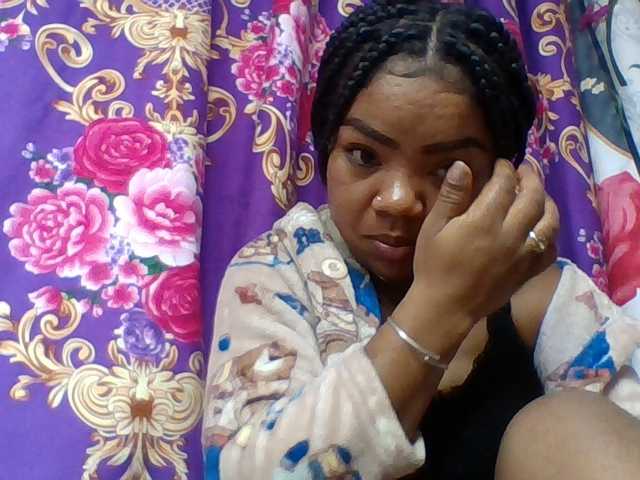 Elyah1a live cam on BongaCams