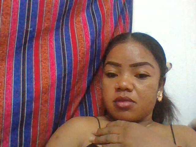 Elyah1a live cam on BongaCams