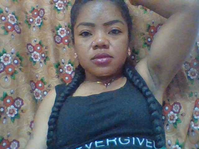 Elyah1a live cam on BongaCams