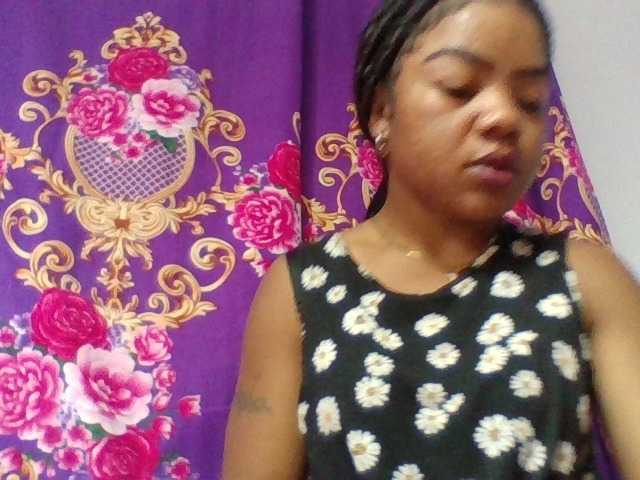 Elyah1a live cam on BongaCams