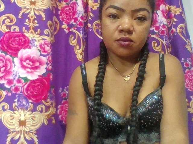 Elyah1a live cam on BongaCams