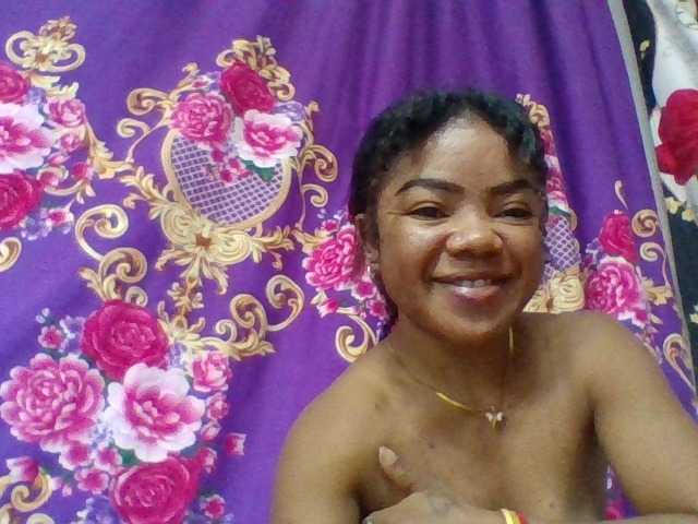 Elyah1a live cam on BongaCams