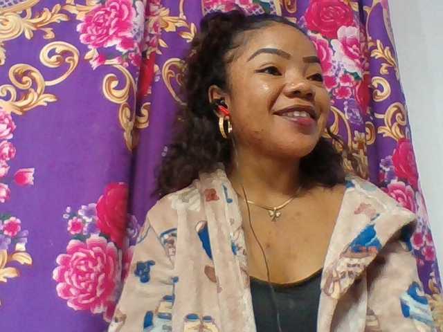 Elyah1a live cam on BongaCams