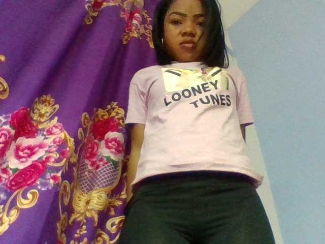 Elyah1a live cam on BongaCams
