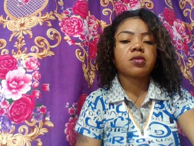 Elyah1a live cam on BongaCams