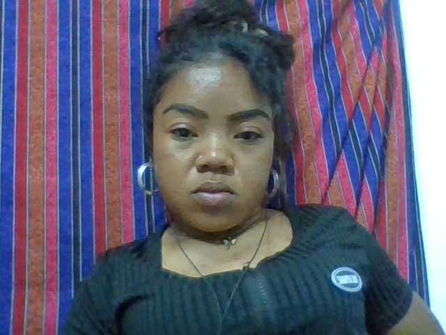 Elyah1a live cam on BongaCams