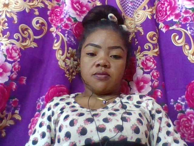Elyah1a live cam on BongaCams