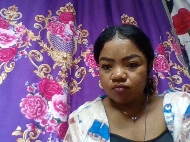 Elyah1a live cam on BongaCams