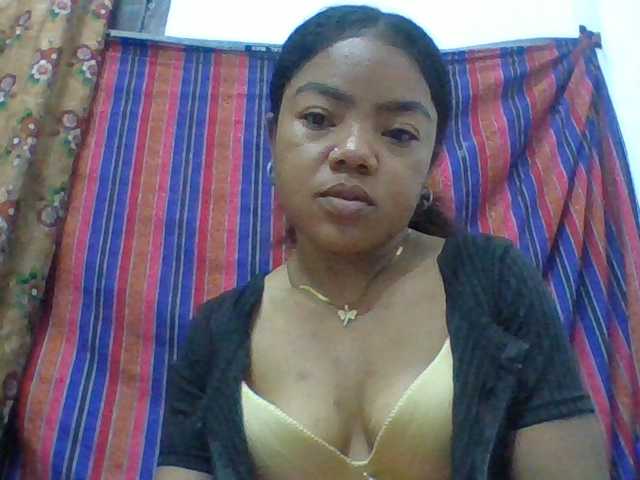 Elyah1a live cam on BongaCams
