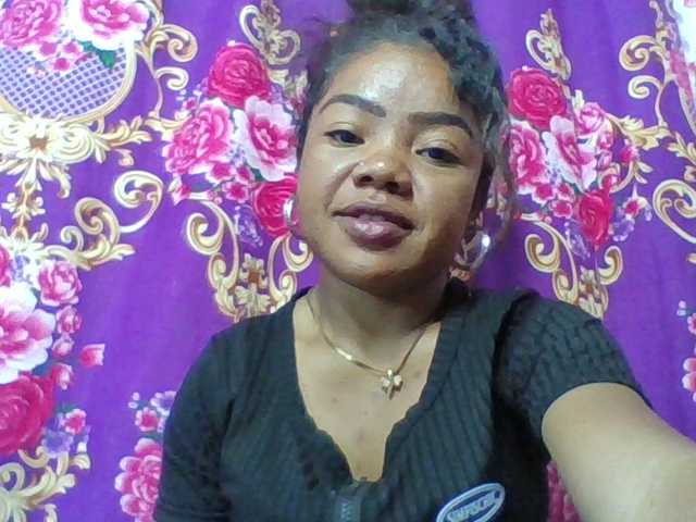 Elyah1a live cam on BongaCams