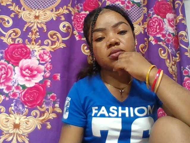 Elyah1a live cam on BongaCams