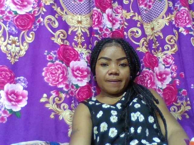 Elyah1a live cam on BongaCams