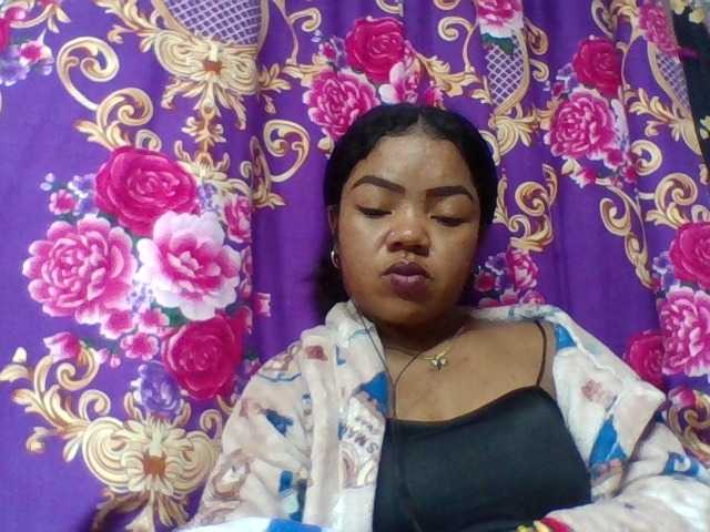 Elyah1a live cam on BongaCams