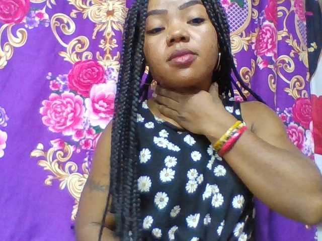 Elyah1a live cam on BongaCams