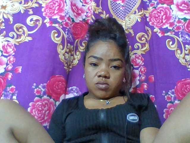 Elyah1a live cam on BongaCams