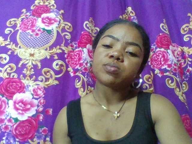 Elyah1a live cam on BongaCams