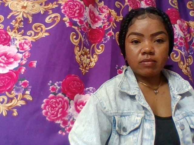 Elyah1a live cam on BongaCams