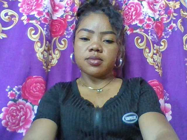 Elyah1a live cam on BongaCams