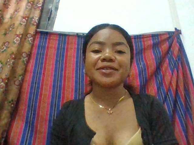 Elyah1a live cam on BongaCams