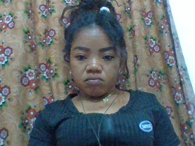 Elyah1a live cam on BongaCams