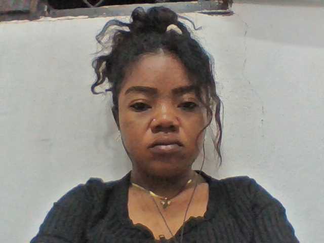 Elyah1a live cam on BongaCams