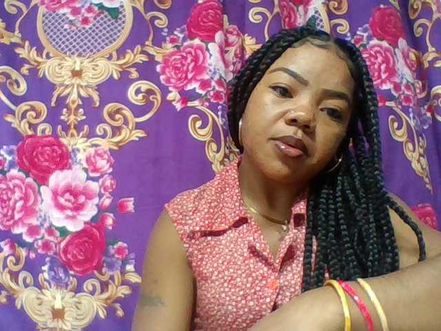 Elyah1a live cam on BongaCams